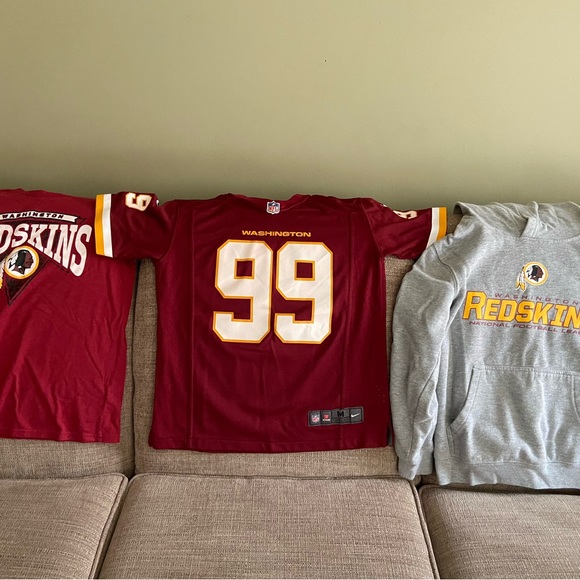 Authentic Washington Redskins bundle - Picture 2 of 2